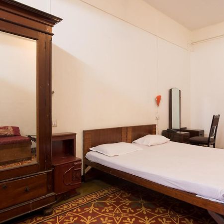 Bed And Breakfast At Colaba Mumbai Kültér fotó
